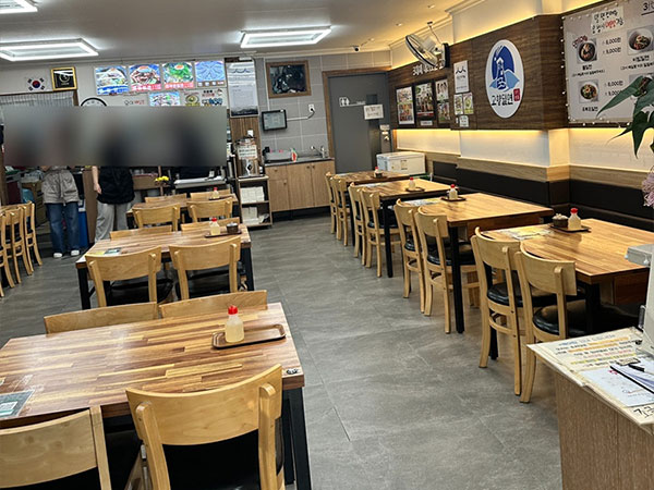 경주시 고향밀면 내부 인테리어