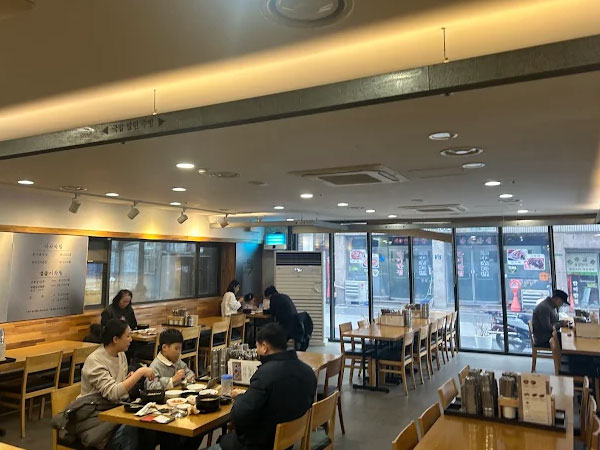 전주시 완산구 삼백집 내부 인테리어