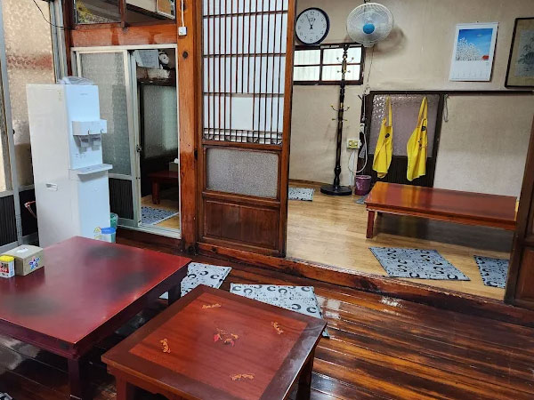 중구 옛집식당 내부 인테리어