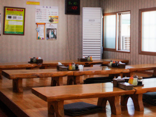 춘천시 유포리막국수 내부 인테리어