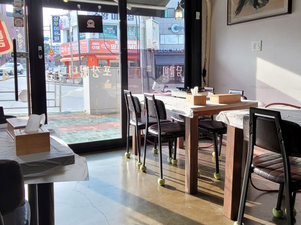 원주시 오학닭갈비 내부 인테리어