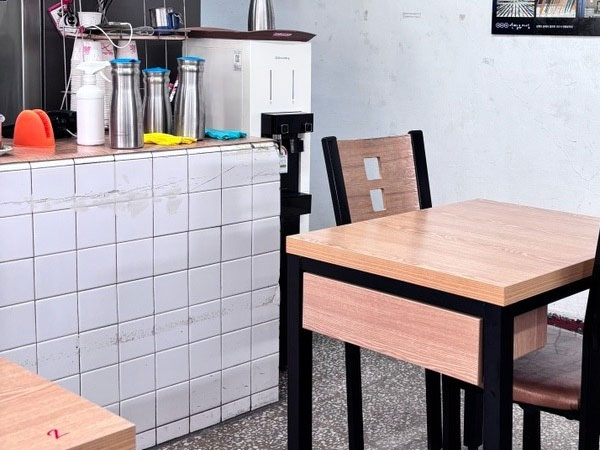 동해시 대우칼국수 내부 인테리어