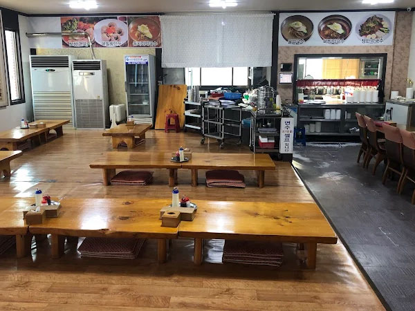 원주시 남경막국수 내부 인테리어