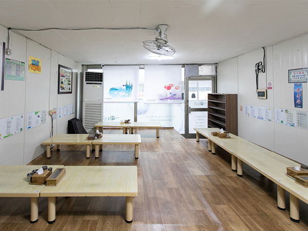 강릉시 포남사골옹심이 내부 인테리어