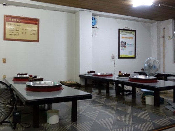 춘천시 새참막국수 내부 인테리어