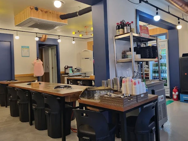 삼척시 원희네닭갈비 삼척점 내부 인테리어