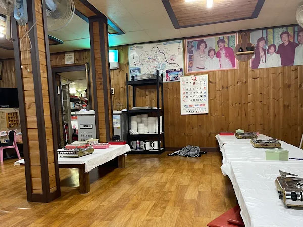 괴산군 오십년할머니집 내부 인테리어