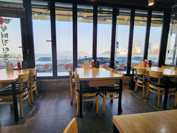 해운대구 박옥희 할매집원조복국 내부 인테리어