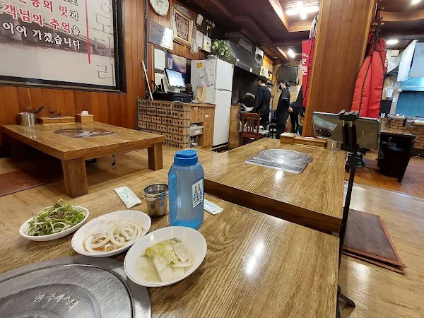 중구 산수갑산 내부 인테리어