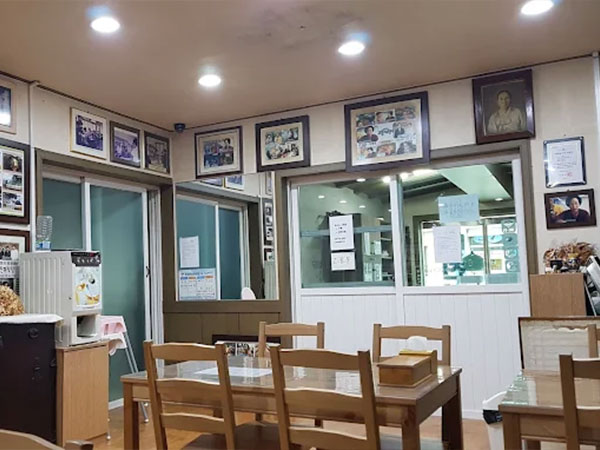 익산시 진미식당 내부 인테리어