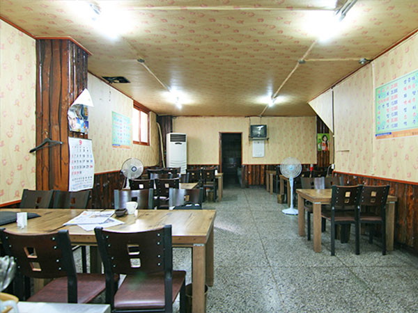 중구 부엉이식당 내부 인테리어