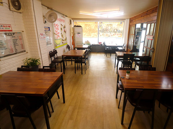 남구 앞산할매손칼국수 내부 인테리어