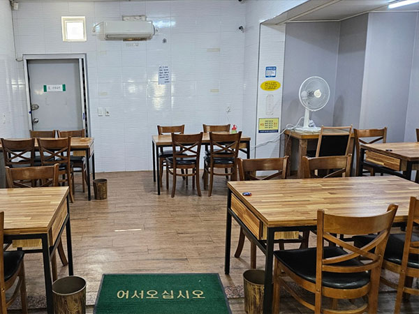 서구 제비원식당 내부 인테리어