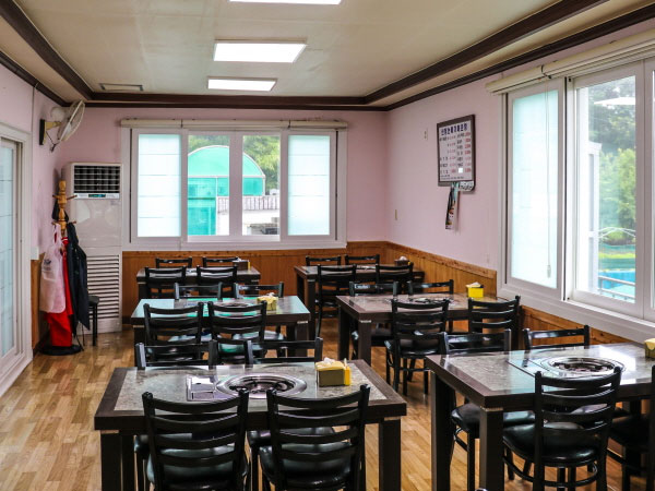 달성군 산정논메기매운탕 내부 인테리어