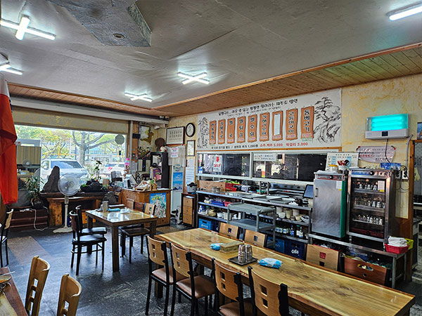 제주시 앞뱅디식당 내부 인테리어