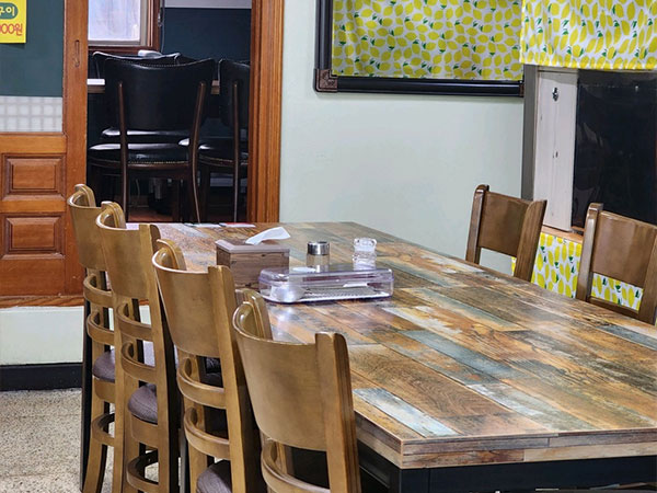 제주시 메로식당 내부 인테리어