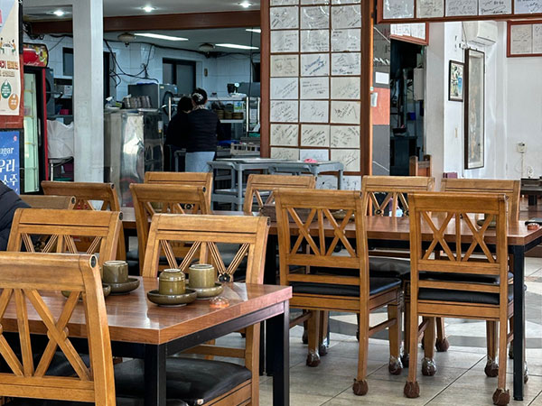 서귀포시 진주식당 내부 인테리어