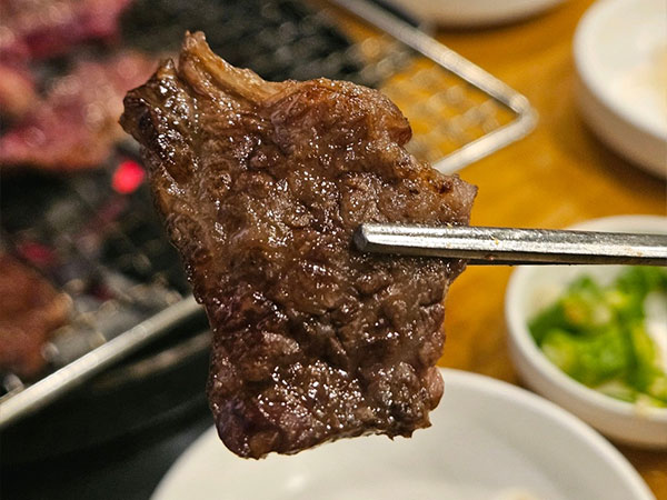 경주시 영양숯불갈비 한우 고기