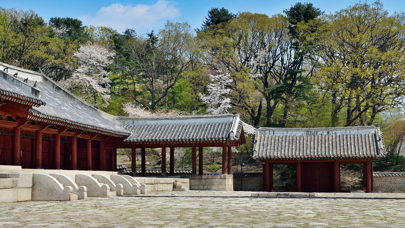 종묘 영녕전 (宗廟 永寧殿): 영원 무한의 공간, 죽은 자와 산 자가 만나다