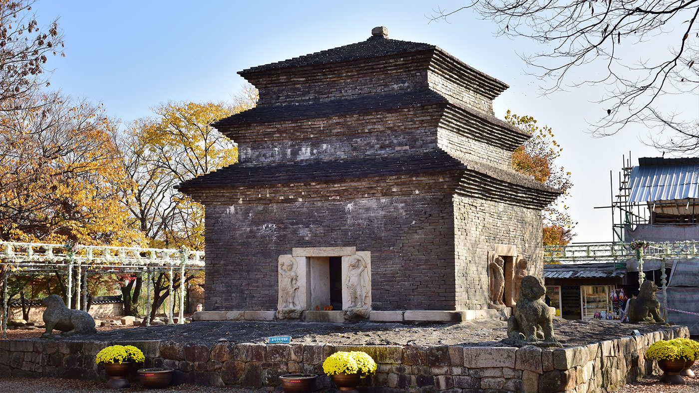 경주 분황사 모전석탑 (慶州 芬皇寺 模塼石塔): 신라의 명성을 만방에 떨치다. 황룡사지구