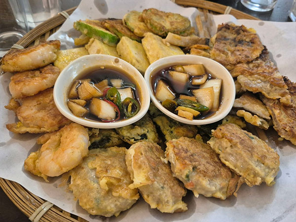 황톳길 본점 모듬전