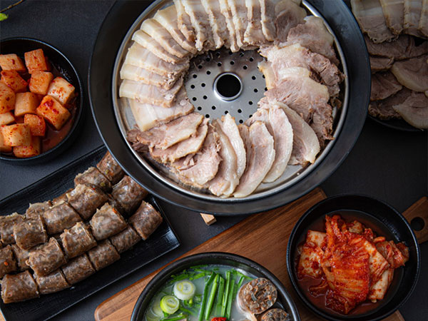 포항돼지국밥 수육과 순대