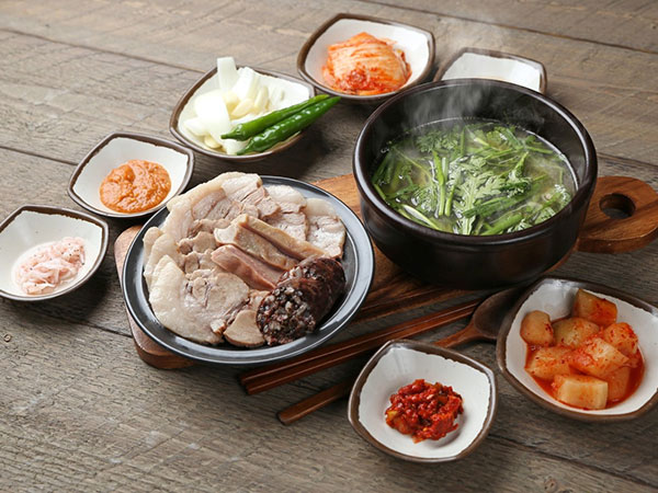 서진섭돼지국밥 수육백반