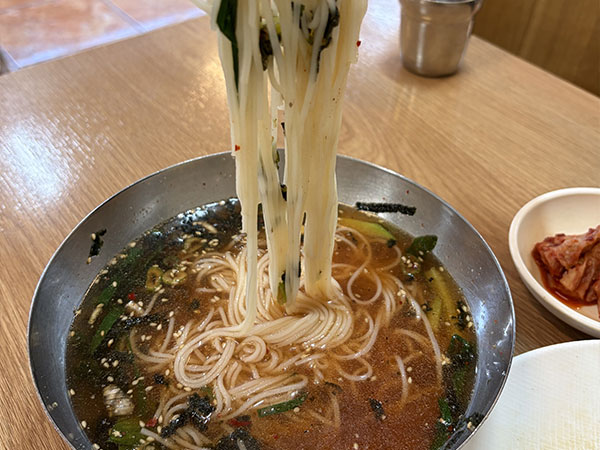 남문납작만두 잔치국수