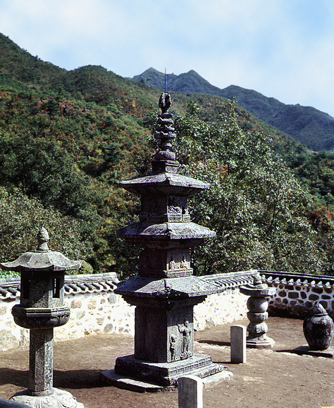 남원 실상사 백장암 삼층석탑 (南原 實相寺 百丈庵 三層石塔)